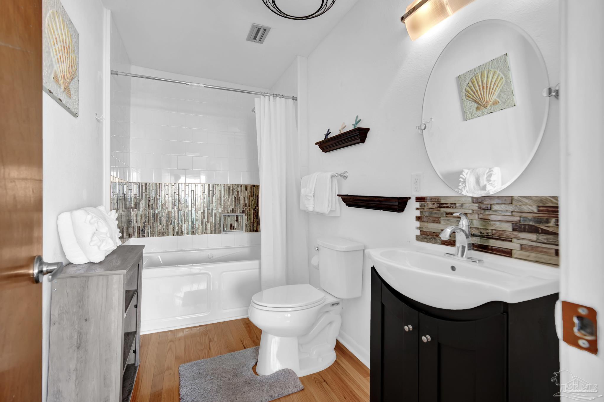 Navarre Beach, Florida, 32566, United States, 2 Bedrooms Bedrooms, ,3 BathroomsBathrooms,Residential,For Sale,1968744