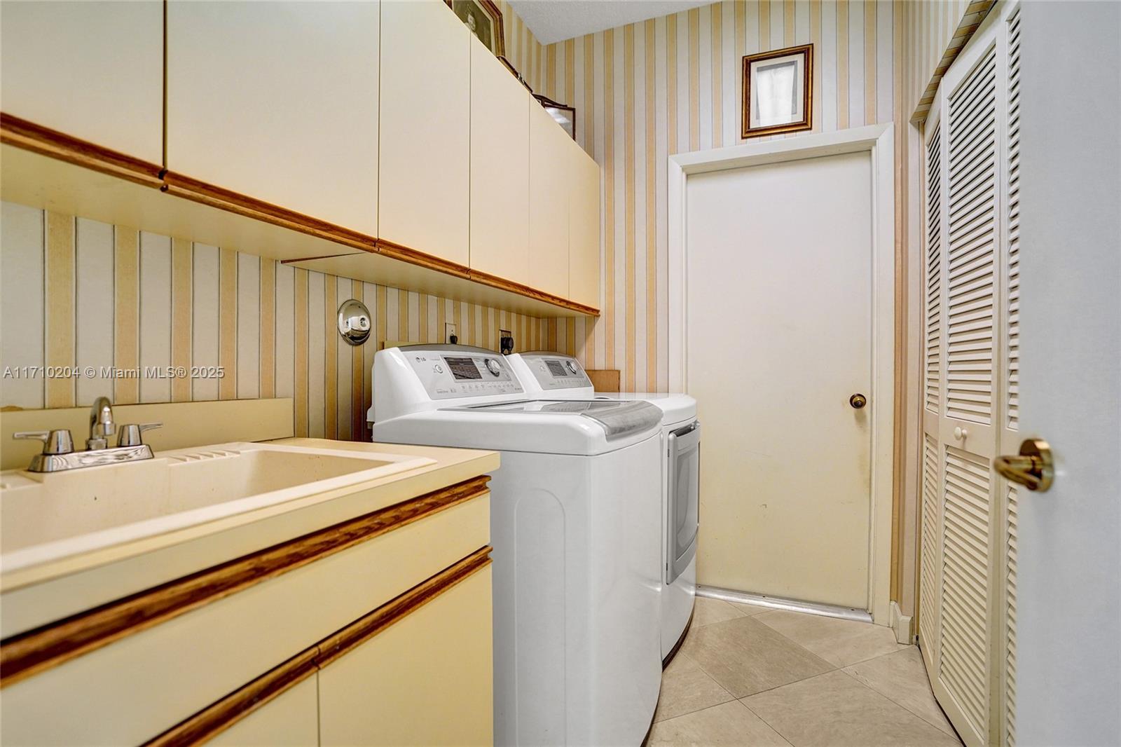 Boca Raton, Florida, 33498, United States, 3 Bedrooms Bedrooms, ,4 BathroomsBathrooms,Residential,For Sale,1684382