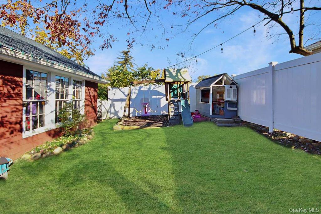 Garnerville, New York, 10923, United States, 3 Bedrooms Bedrooms, ,2 BathroomsBathrooms,Residential,For Sale,1974386