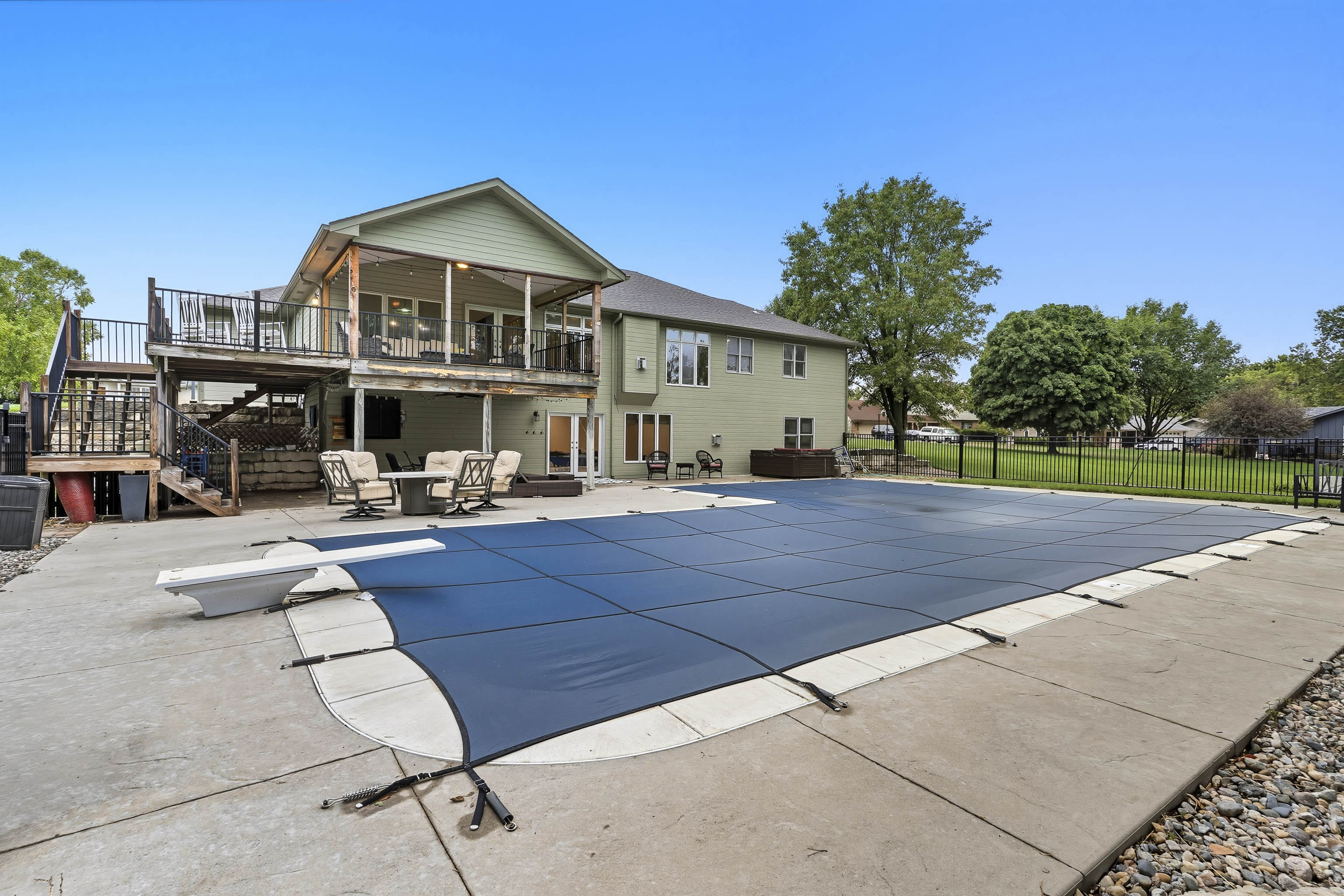 Manhattan, Kansas, 66502, United States, 5 Bedrooms Bedrooms, ,3 BathroomsBathrooms,Residential,For Sale,1960988