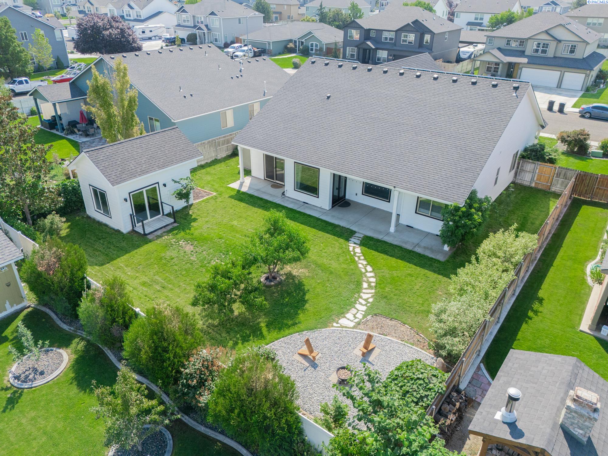 Pasco, Washington, 99301, United States, 4 Bedrooms Bedrooms, ,3 BathroomsBathrooms,Residential,For Sale,1933417