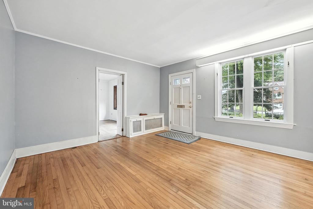 Silver Spring, Maryland, 20901, United States, 3 Bedrooms Bedrooms, ,1 BathroomBathrooms,Residential,For Sale,1928721