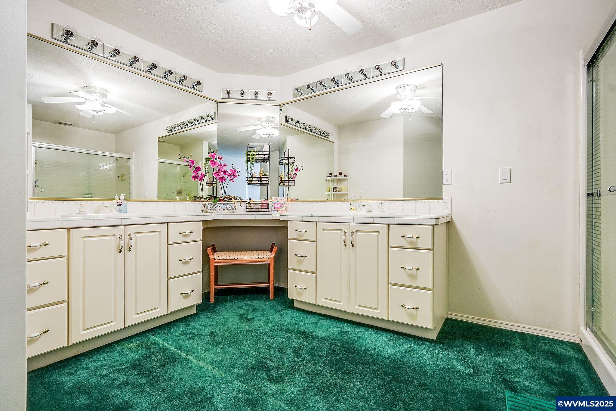 Salem, Oregon, 97302, United States, 5 Bedrooms Bedrooms, ,4 BathroomsBathrooms,Residential,For Sale,1728980