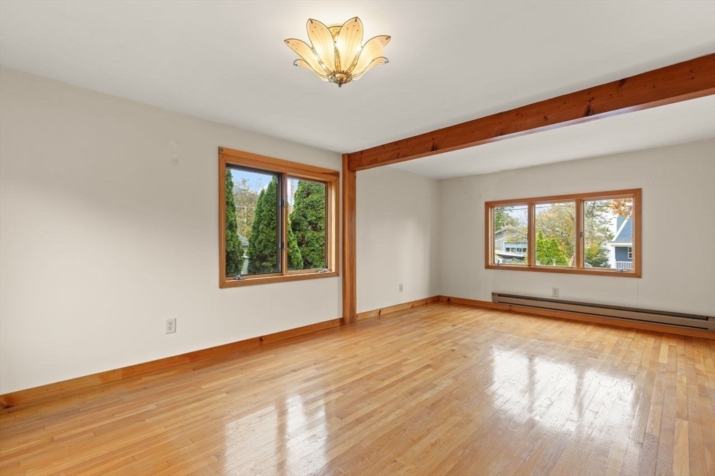 Wareham, Massachusetts, 02571, United States, 5 Bedrooms Bedrooms, ,3 BathroomsBathrooms,Residential,For Sale,1987680