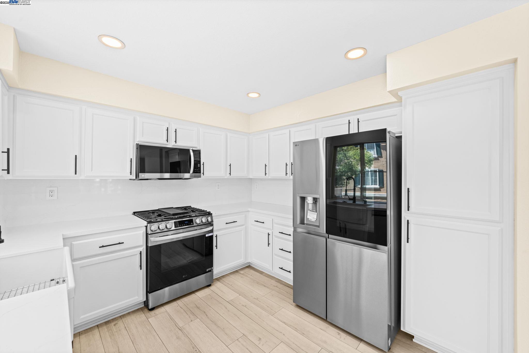 Dublin, California, 94568, United States, 3 Bedrooms Bedrooms, ,3 BathroomsBathrooms,Residential,For Sale,2006259