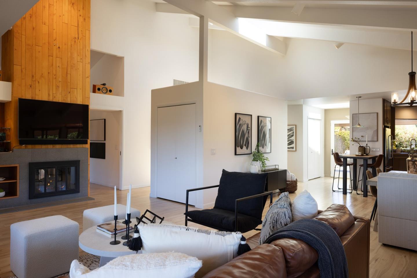 Carmel Valley, California, 93924, United States, 2 Bedrooms Bedrooms, ,2 BathroomsBathrooms,Residential,For Sale,1907562
