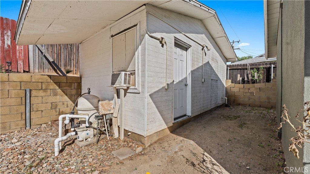 Jurupa Valley, California, 92509, United States, 4 Bedrooms Bedrooms, ,3 BathroomsBathrooms,Residential,For Sale,2012120