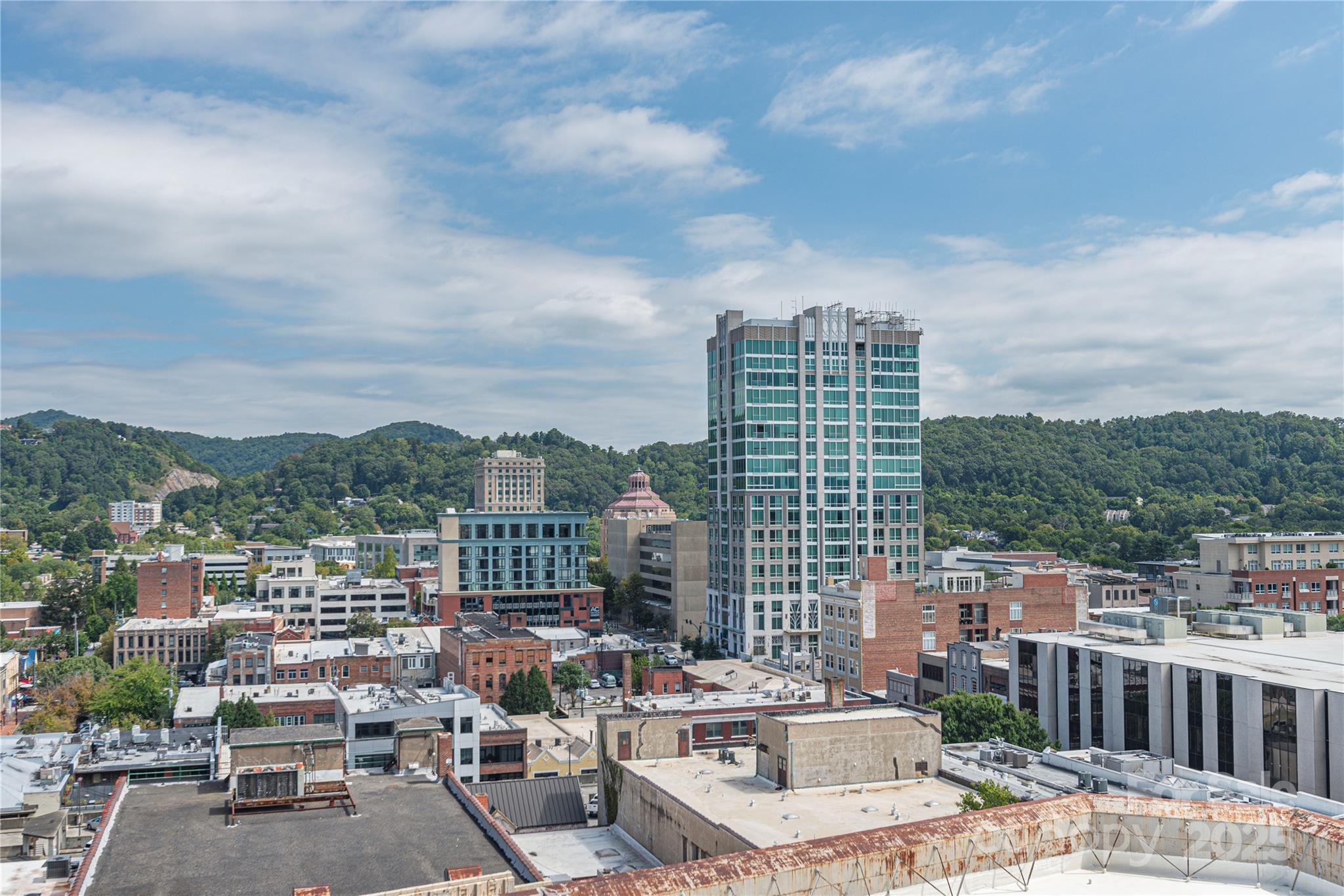 Asheville, North Carolina, 28801, United States, 2 Bedrooms Bedrooms, ,2 BathroomsBathrooms,Residential,For Sale,1827060