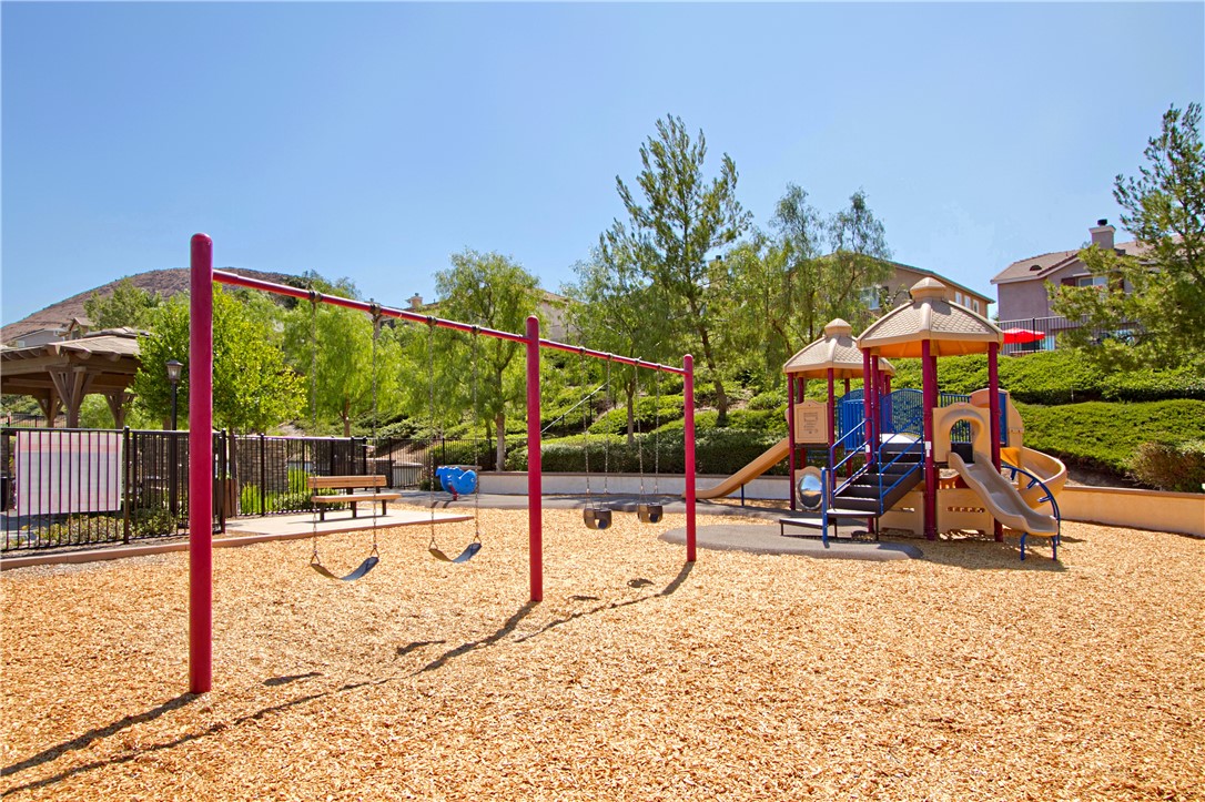 Lake Elsinore, California, 92532, United States, 4 Bedrooms Bedrooms, ,3 BathroomsBathrooms,Residential,For Sale,1981283