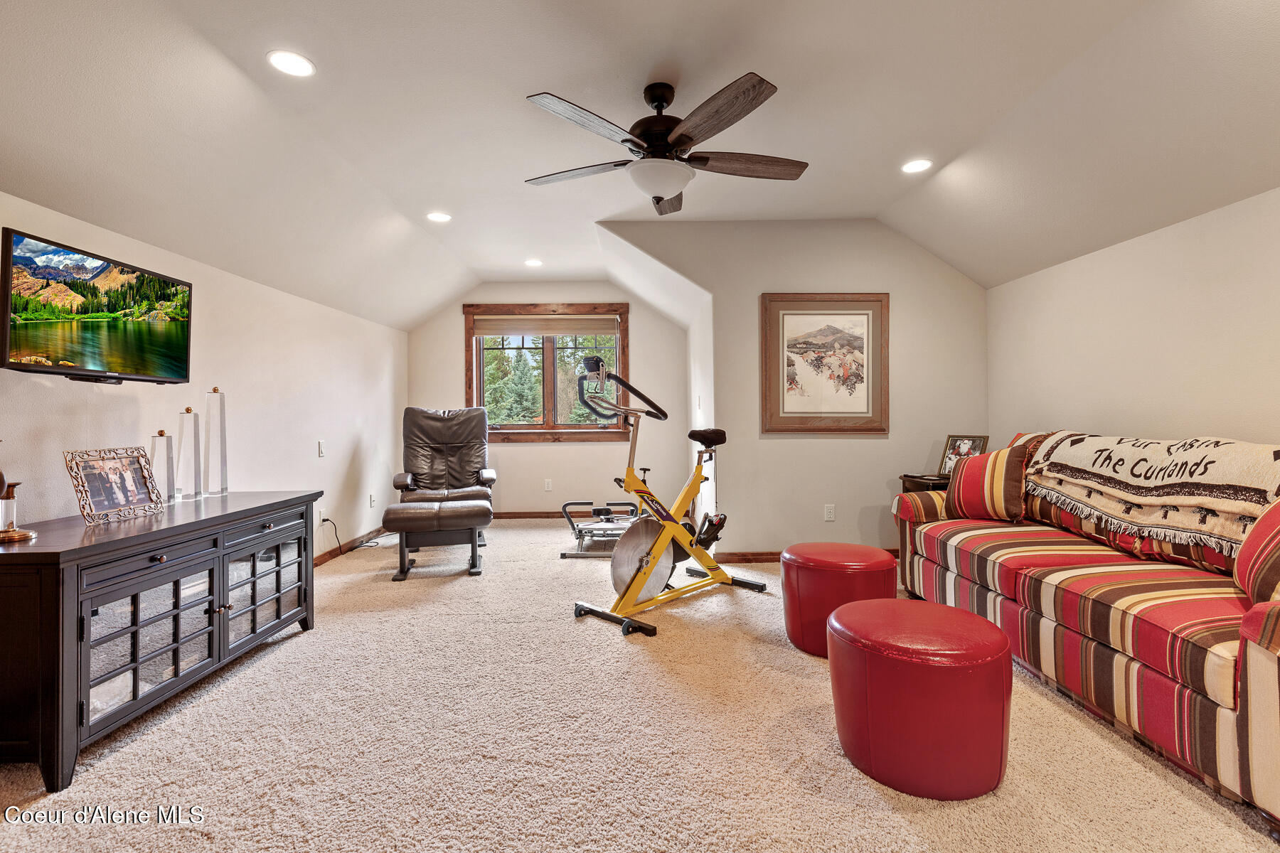 Hayden, Idaho, 83835, United States, 5 Bedrooms Bedrooms, ,4 BathroomsBathrooms,Residential,For Sale,1989952