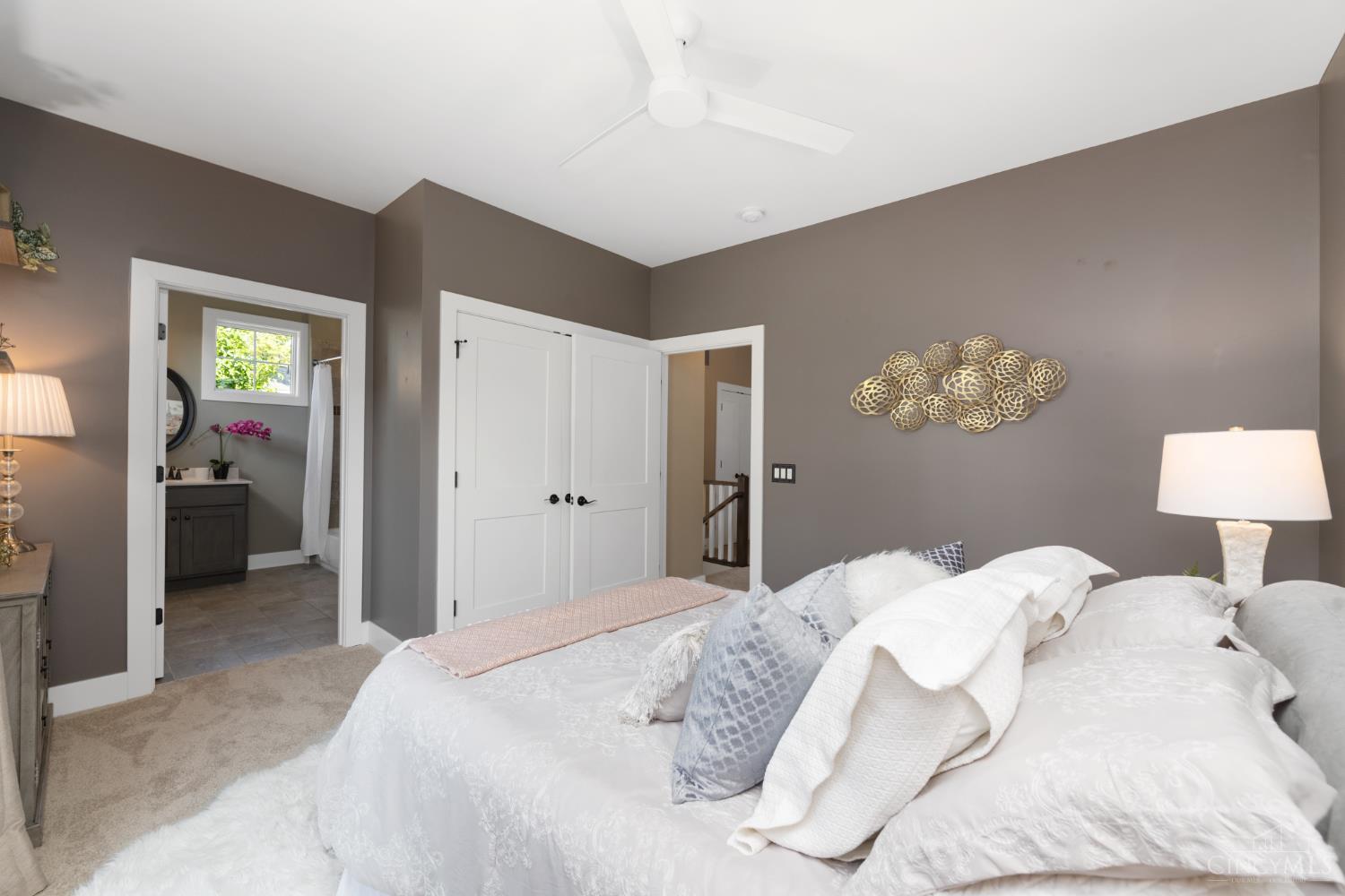 Cincinnati, Ohio, 45206, United States, 2 Bedrooms Bedrooms, ,3 BathroomsBathrooms,Residential,For Sale,1940319