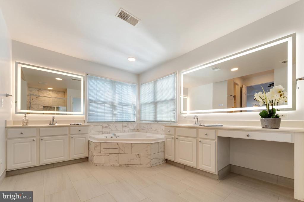 Lorton, Virginia, 22079, United States, 5 Bedrooms Bedrooms, ,4 BathroomsBathrooms,Residential,For Sale,2001485