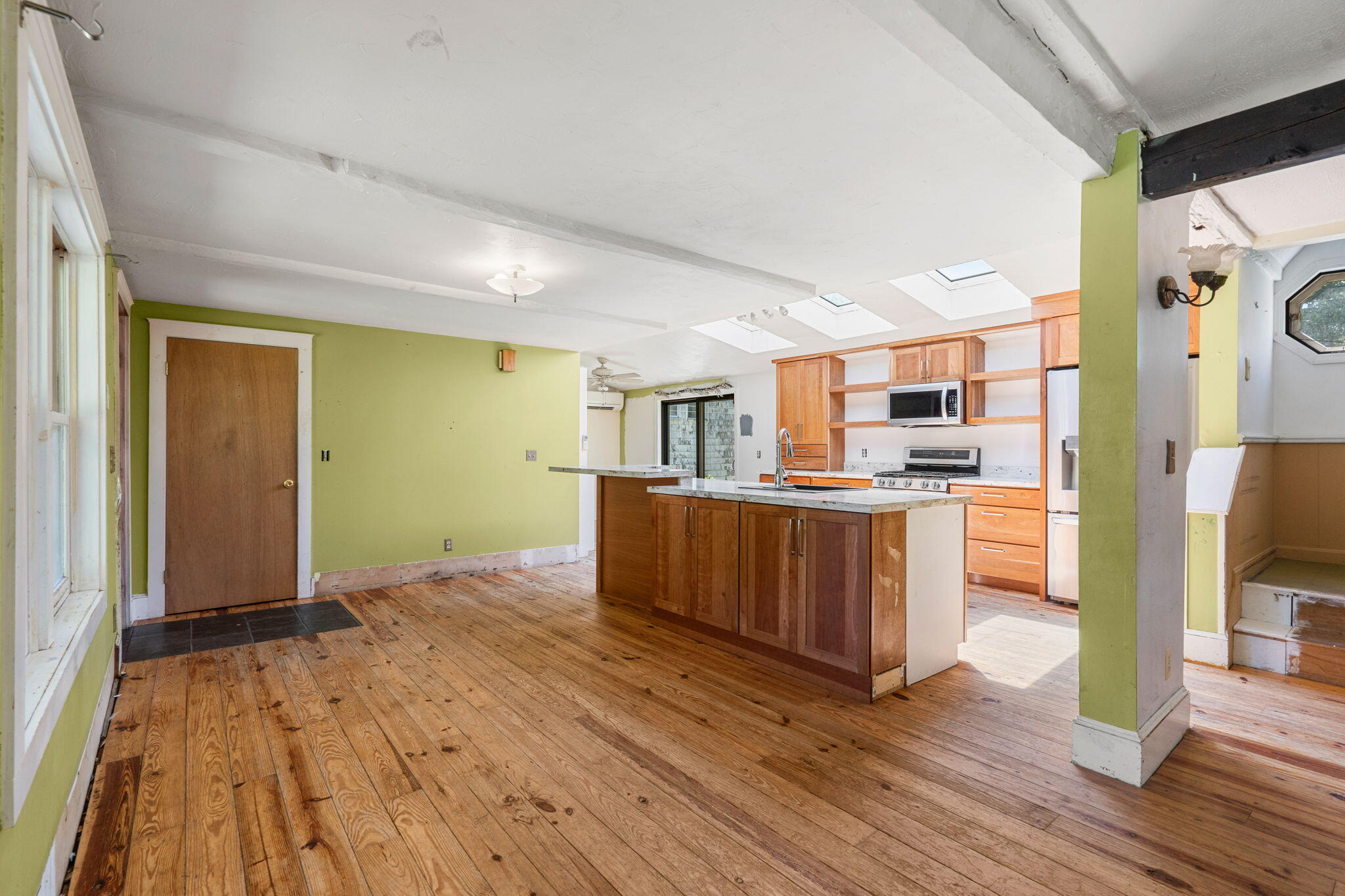 Biddeford, Maine, 04005, United States, ,4 BathroomsBathrooms,Residential,For Sale,1882407