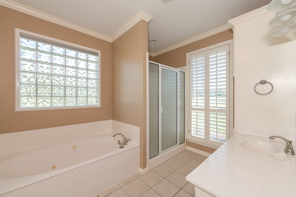 College Station, Texas, 77845, United States, 5 Bedrooms Bedrooms, ,5 BathroomsBathrooms,Residential,For Sale,1876080