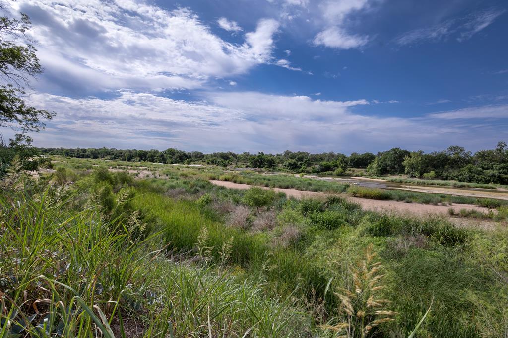 Llano, Texas, 78643, United States, 3 Bedrooms Bedrooms, ,2 BathroomsBathrooms,Residential,For Sale,1869749