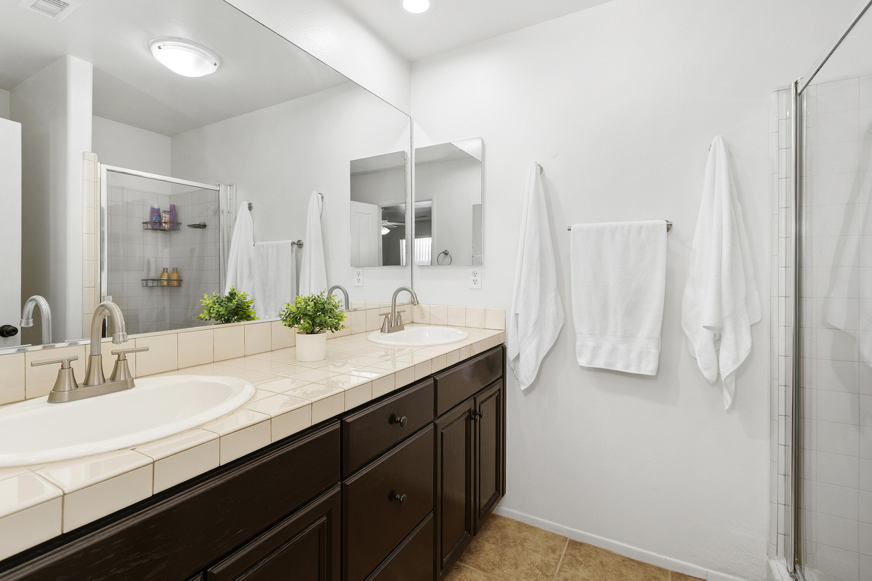 La Quinta, California, 92253, United States, 4 Bedrooms Bedrooms, ,2 BathroomsBathrooms,Residential,For Sale,2003010