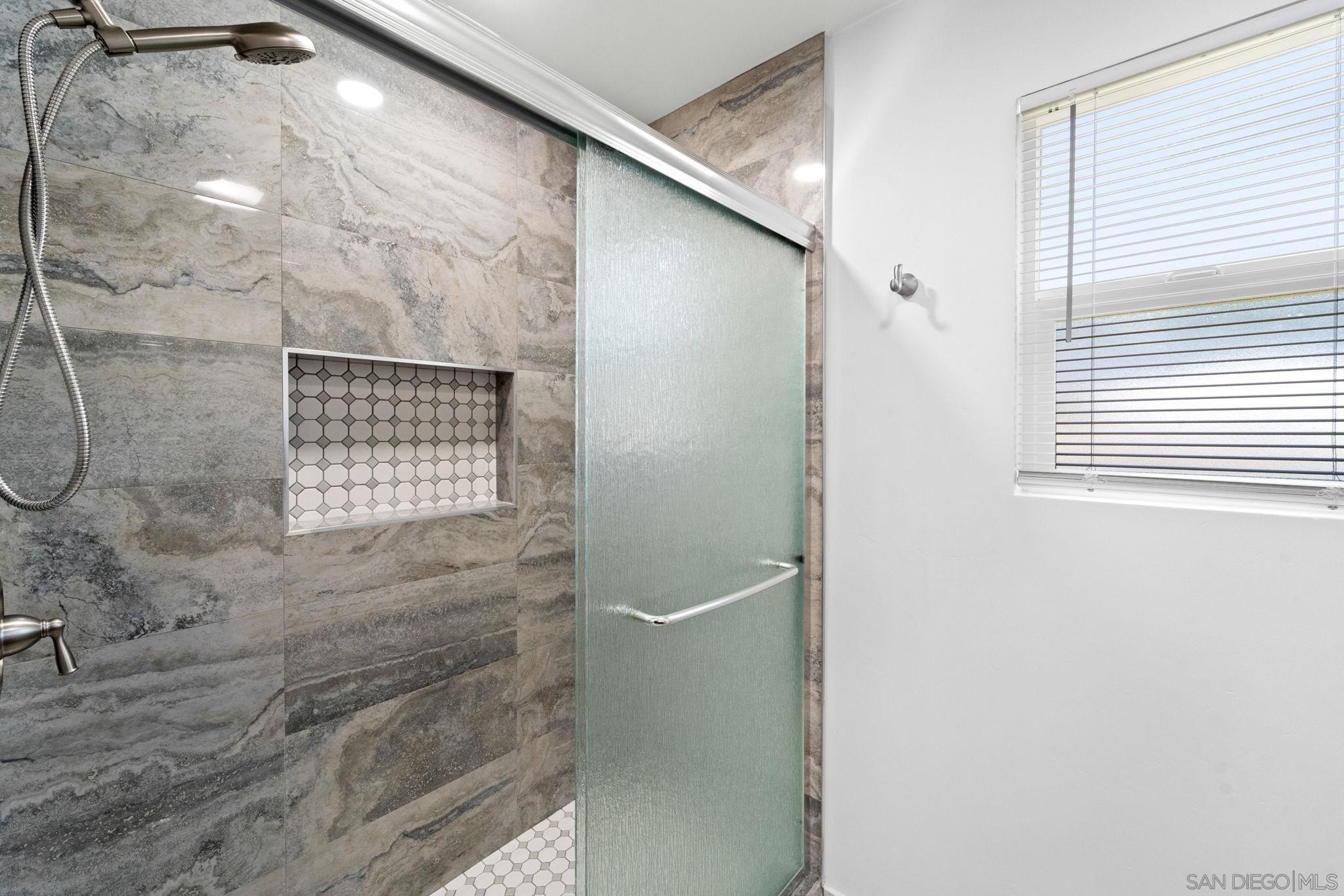 El Cajon, California, 92020, United States, 3 Bedrooms Bedrooms, ,2 BathroomsBathrooms,Residential,For Sale,1784508