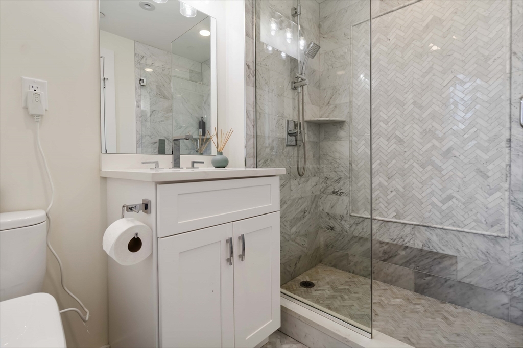 Quincy, Massachusetts, 02171, United States, 3 Bedrooms Bedrooms, ,2 BathroomsBathrooms,Residential,For Sale,1939729