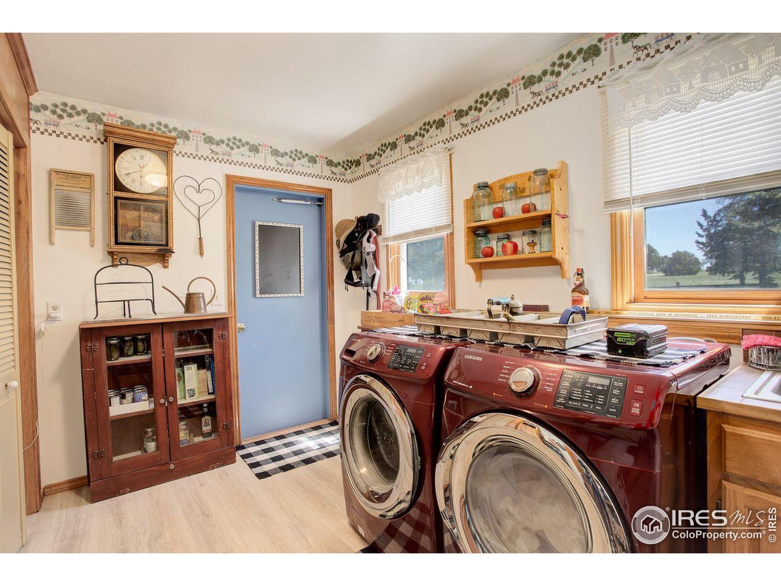 Franktown, Colorado, 80116, United States, 5 Bedrooms Bedrooms, ,2 BathroomsBathrooms,Residential,For Sale,1818789
