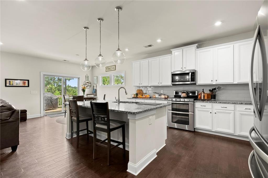 Cartersville, Georgia, 30120, United States, 5 Bedrooms Bedrooms, ,3 BathroomsBathrooms,Residential,For Sale,1877472