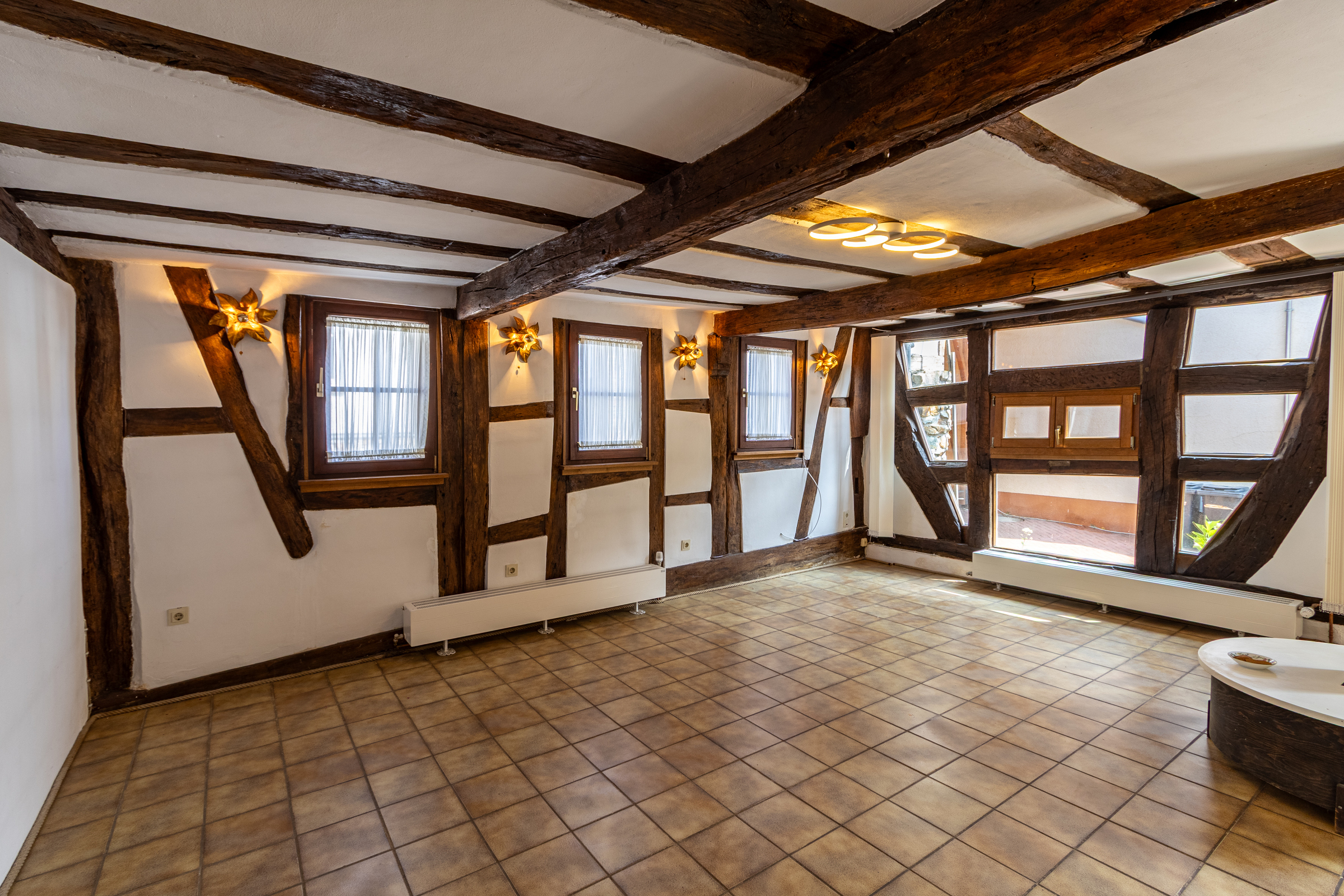  Historic Half-Timbered House with Exceptional Charm - 物件實景