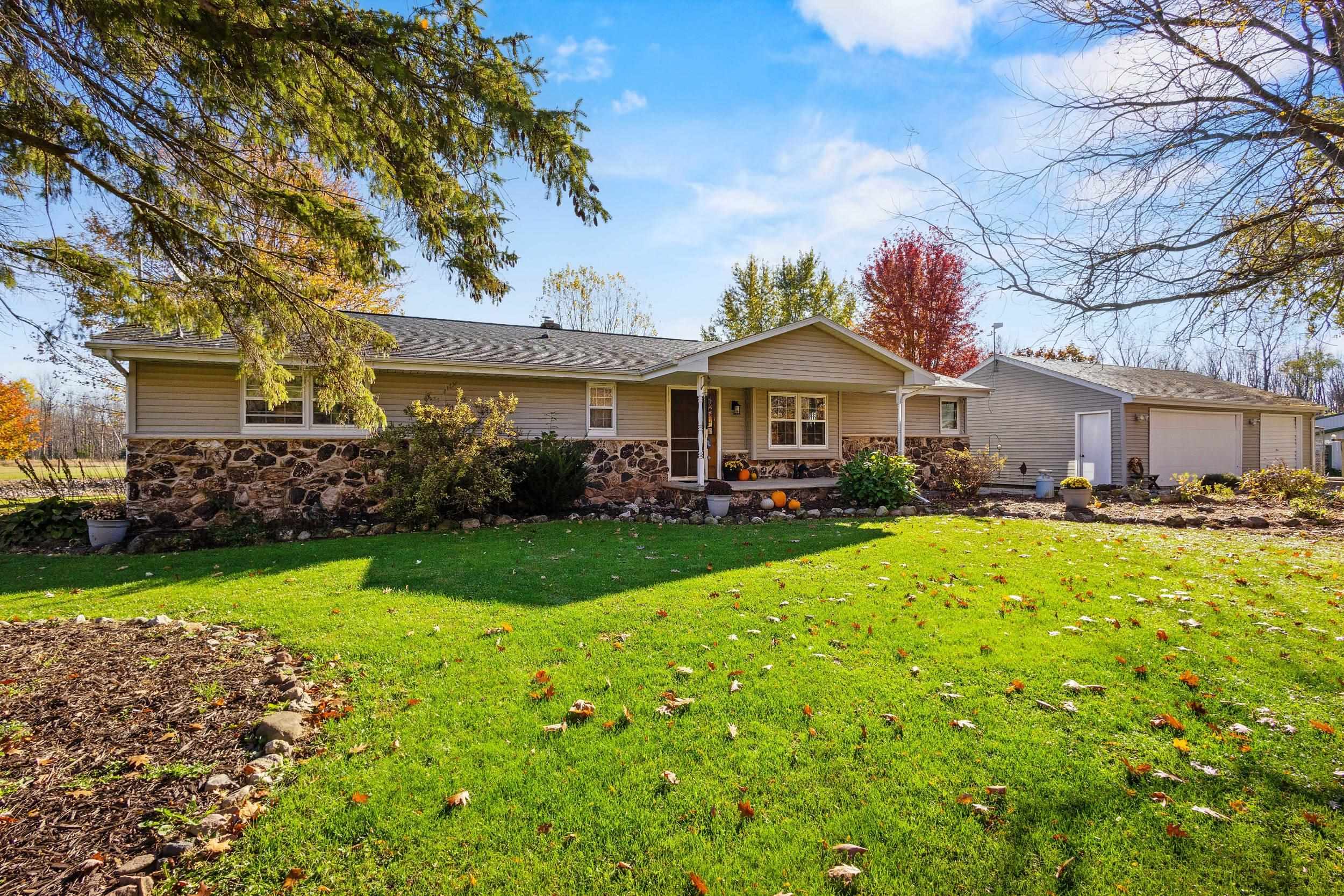 Shiocton, Wisconsin, 54170, United States, 3 Bedrooms Bedrooms, ,2 BathroomsBathrooms,Residential,For Sale,2035807