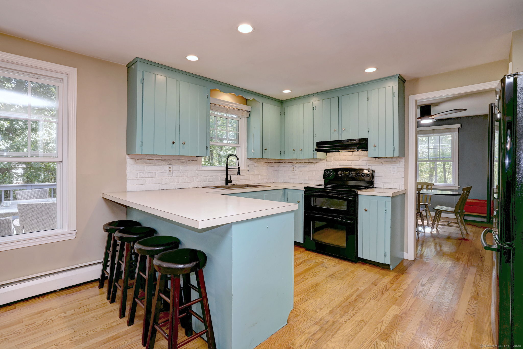 Guilford, Connecticut, 06437, United States, 4 Bedrooms Bedrooms, ,3 BathroomsBathrooms,Residential,For Sale,1955104