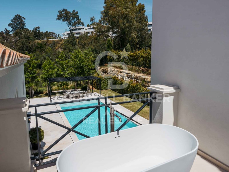 Marbella, Andalusia, ES, 4 Bedrooms Bedrooms, ,5 BathroomsBathrooms,Residential,For Sale,1804781