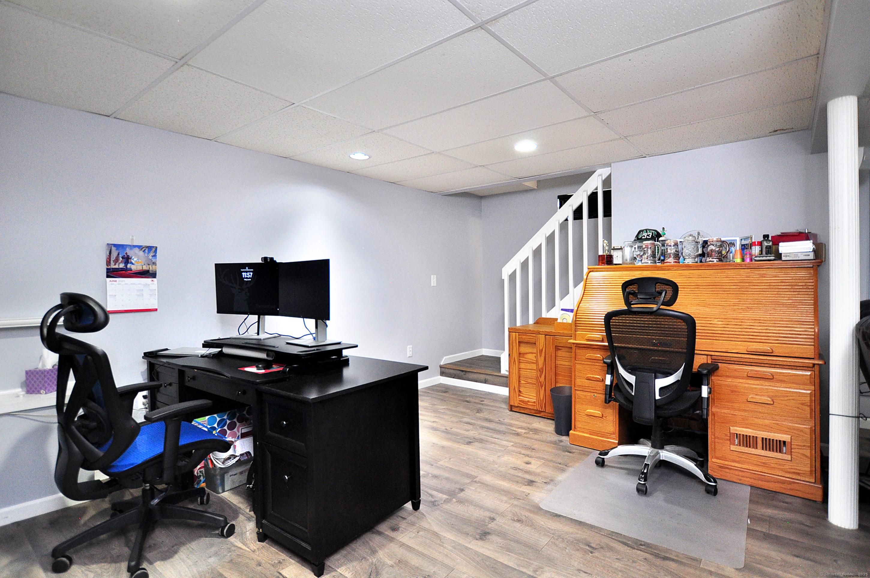 Southington, Connecticut, 06479, United States, 3 Bedrooms Bedrooms, ,4 BathroomsBathrooms,Residential,For Sale,1869273
