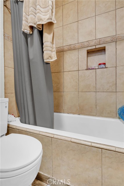 Los Angeles, California, 90003, United States, 4 Bedrooms Bedrooms, ,Residential,For Sale,1997740