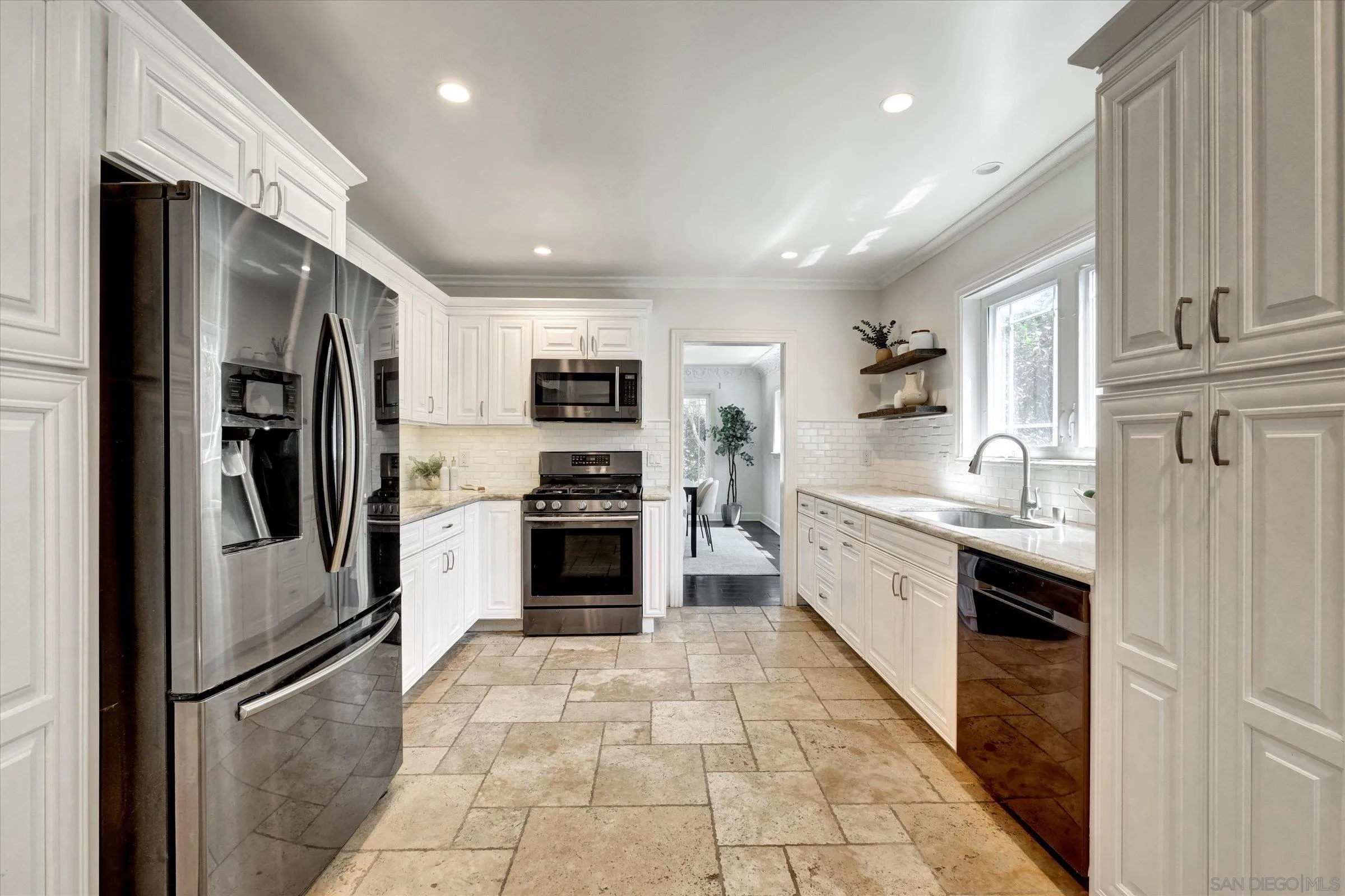 Los Angeles, California, 90027, United States, 4 Bedrooms Bedrooms, ,4 BathroomsBathrooms,Residential,For Sale,1924744