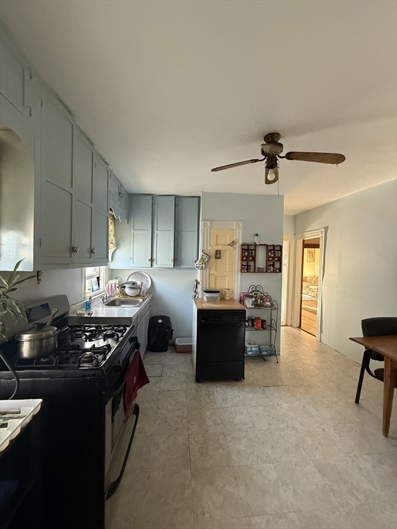 Medford, Massachusetts, 02155, United States, 7 Bedrooms Bedrooms, ,3 BathroomsBathrooms,Residential,For Sale,1922375