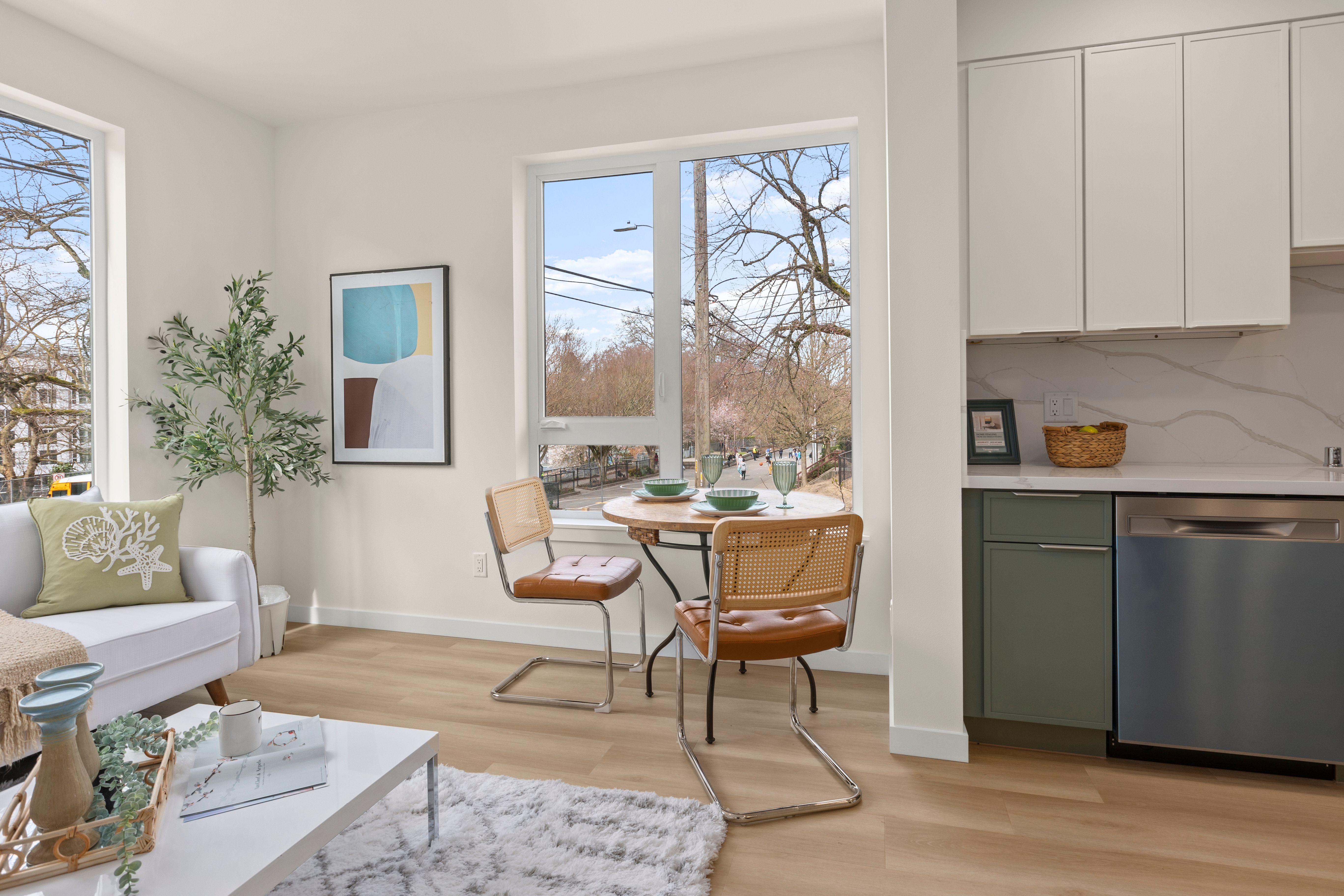  2374 Franklin Ave E, Seattle, WA 98102 - 物件實景