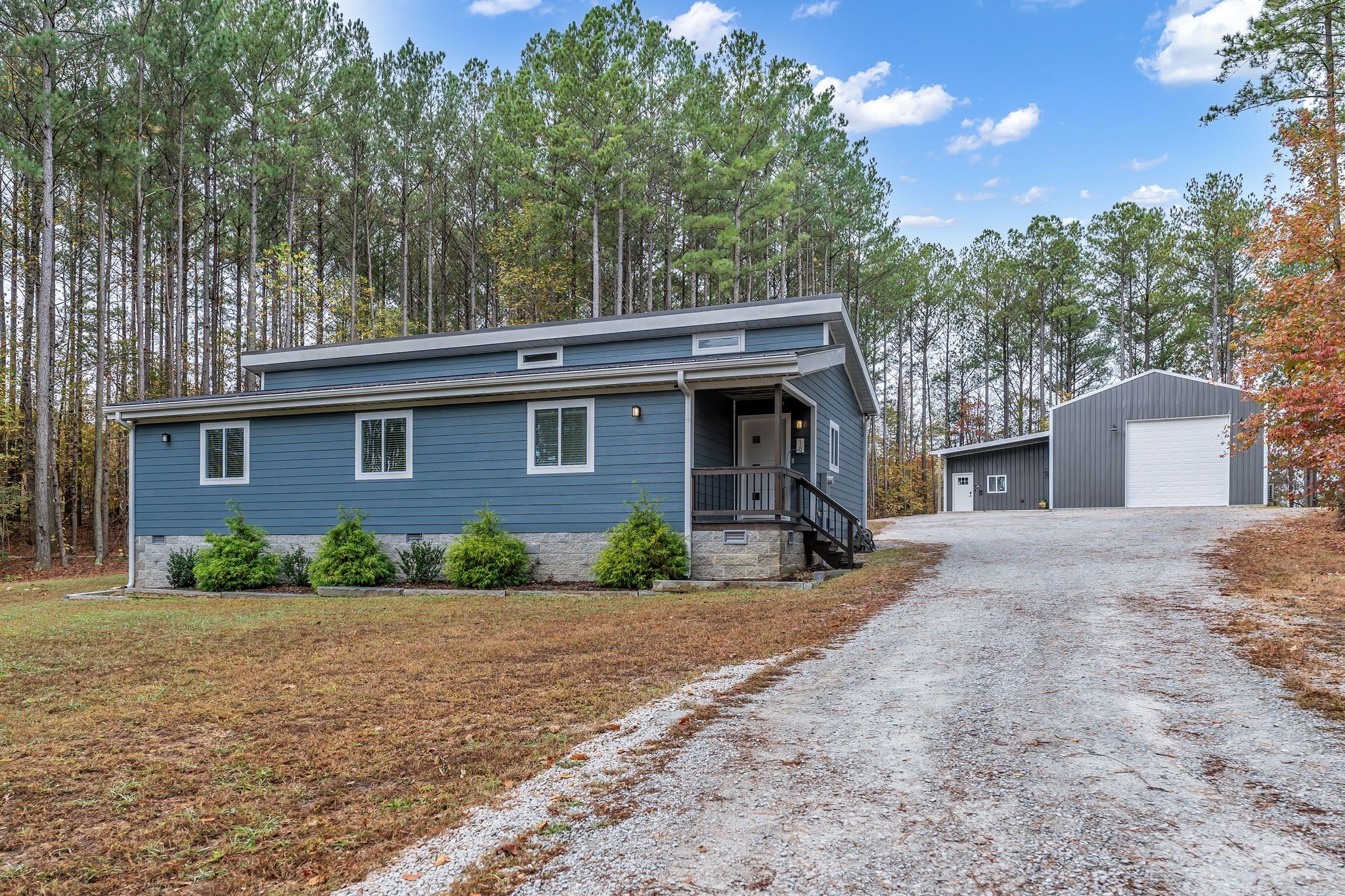 Lawrenceburg, Tennessee, 38464, United States, 3 Bedrooms Bedrooms, ,2 BathroomsBathrooms,Residential,For Sale,1988377