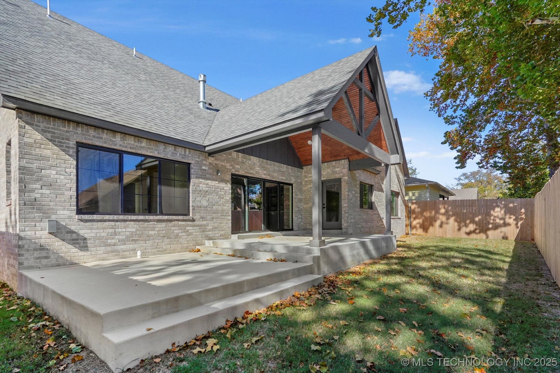 Broken Arrow, Oklahoma, 74012, United States, 5 Bedrooms Bedrooms, ,3 BathroomsBathrooms,Residential,For Sale,1991431