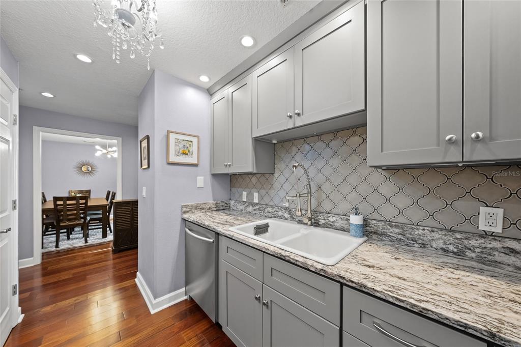 Sarasota, Florida, 34236, United States, 2 Bedrooms Bedrooms, ,2 BathroomsBathrooms,Residential,For Sale,1737963