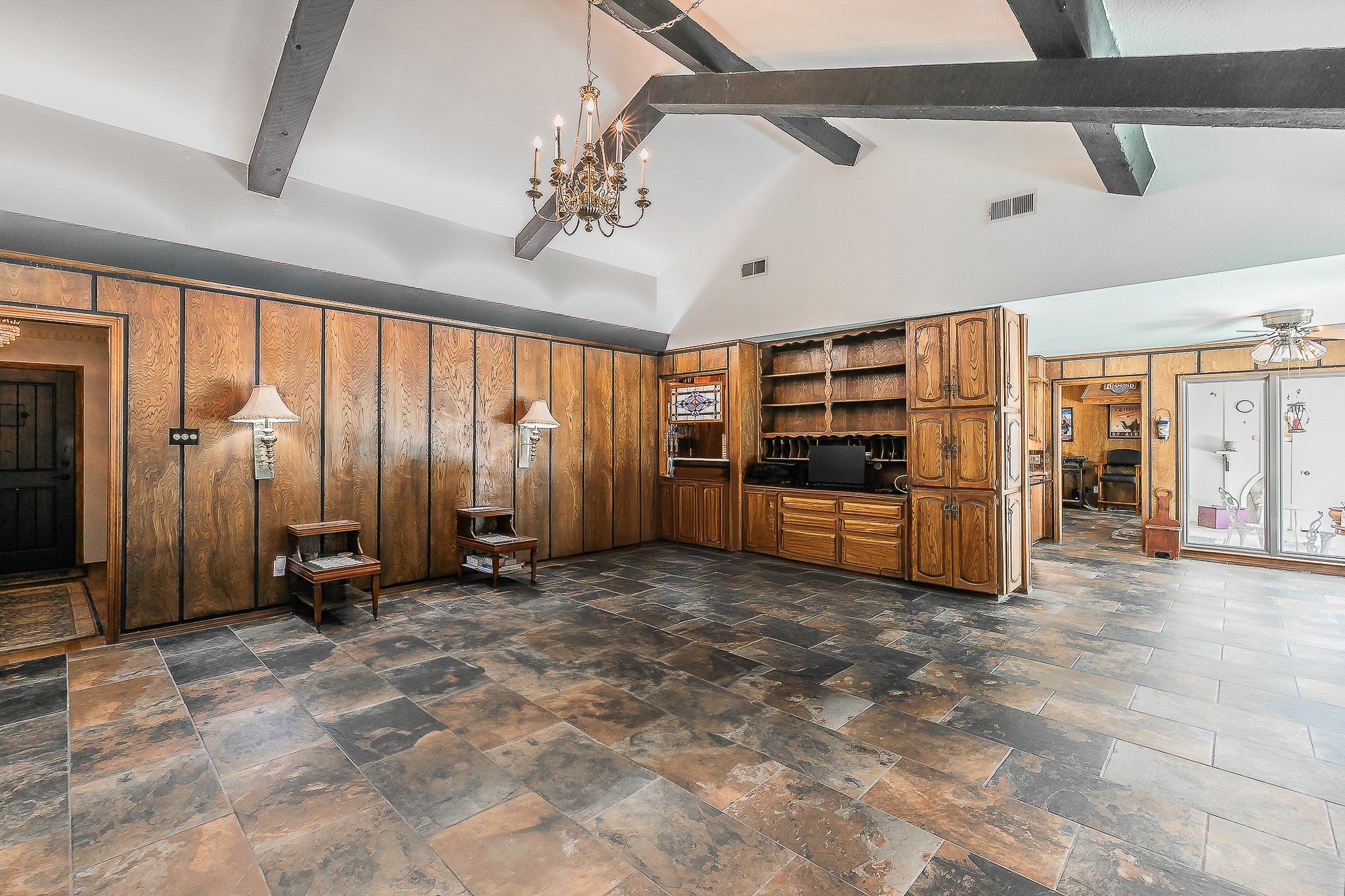 Arlington, Texas, 76012, United States, 3 Bedrooms Bedrooms, ,3 BathroomsBathrooms,Residential,For Sale,1976983