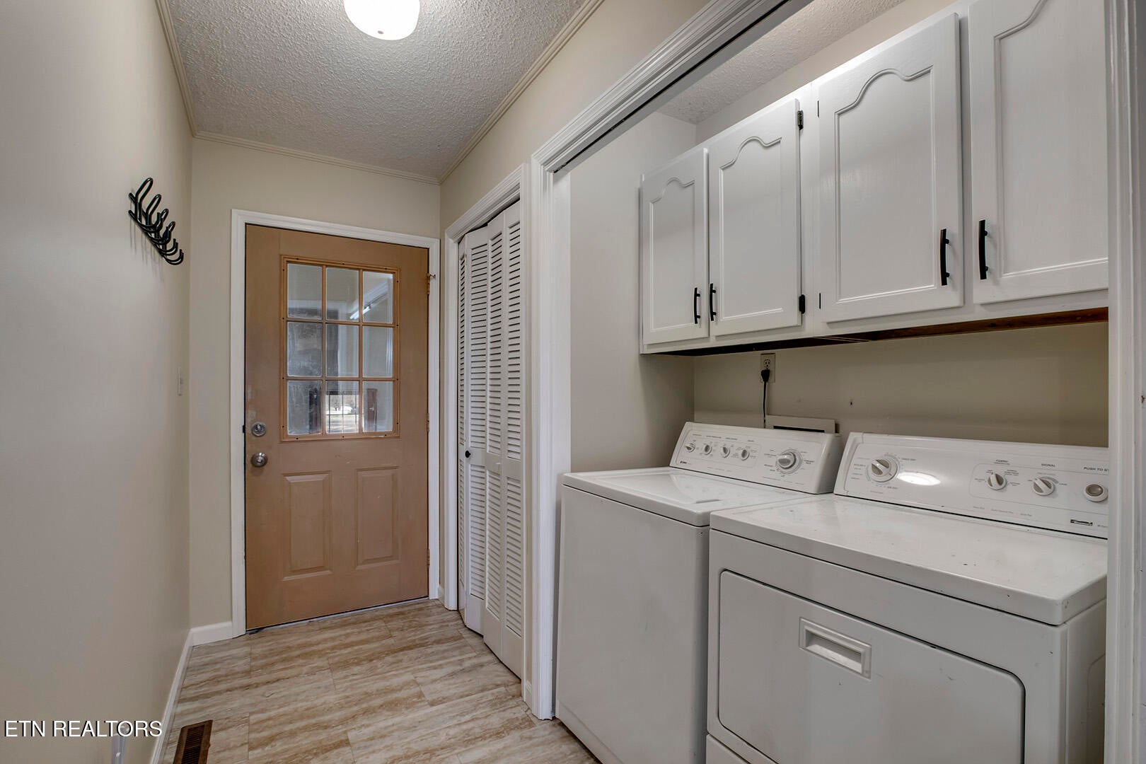 Loudon, Tennessee, 37774, United States, 3 Bedrooms Bedrooms, ,3 BathroomsBathrooms,Residential,For Sale,2013606