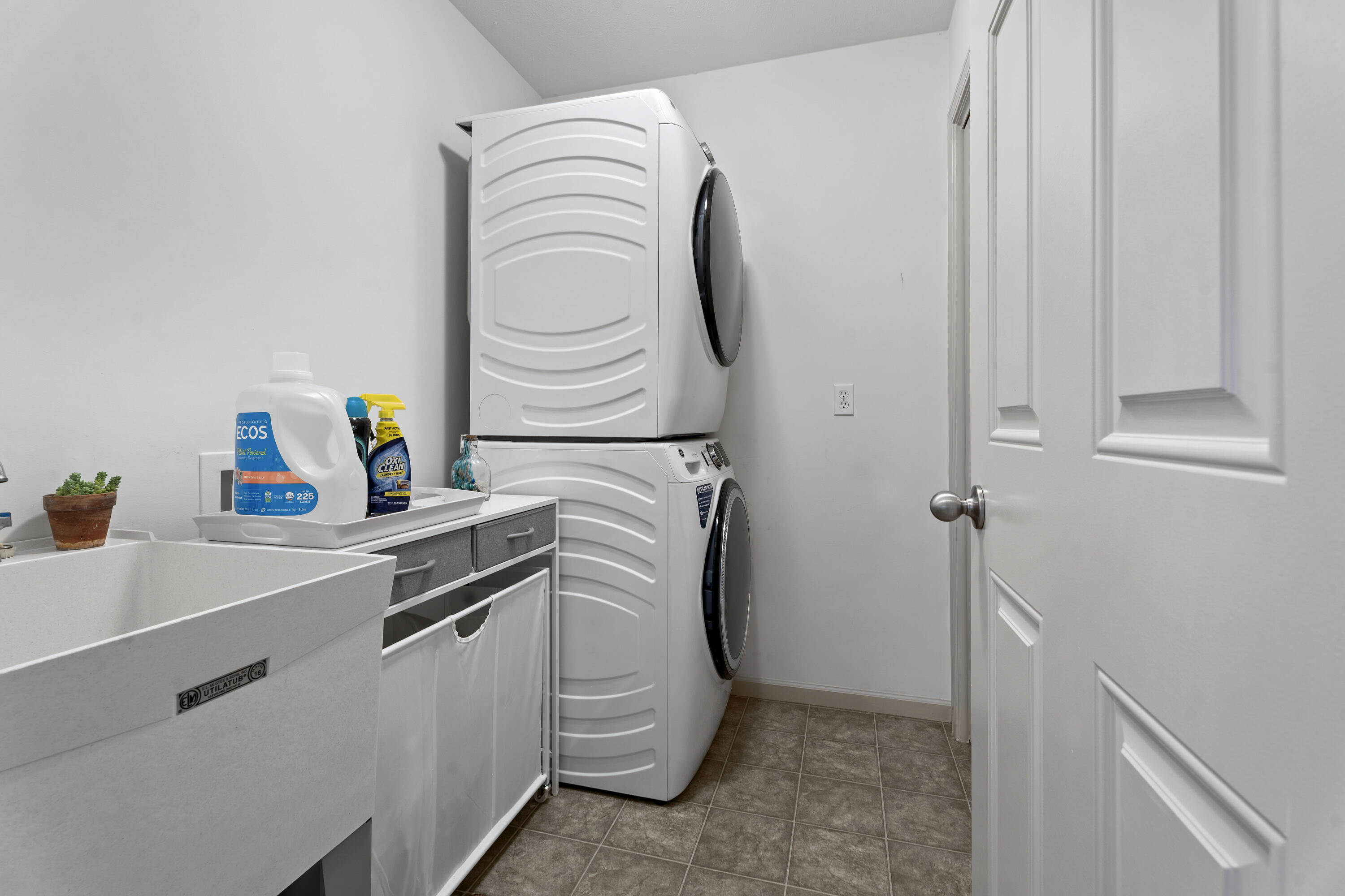 Berrien Springs, Michigan, 49103, United States, 6 Bedrooms Bedrooms, ,4 BathroomsBathrooms,Residential,For Sale,2005382