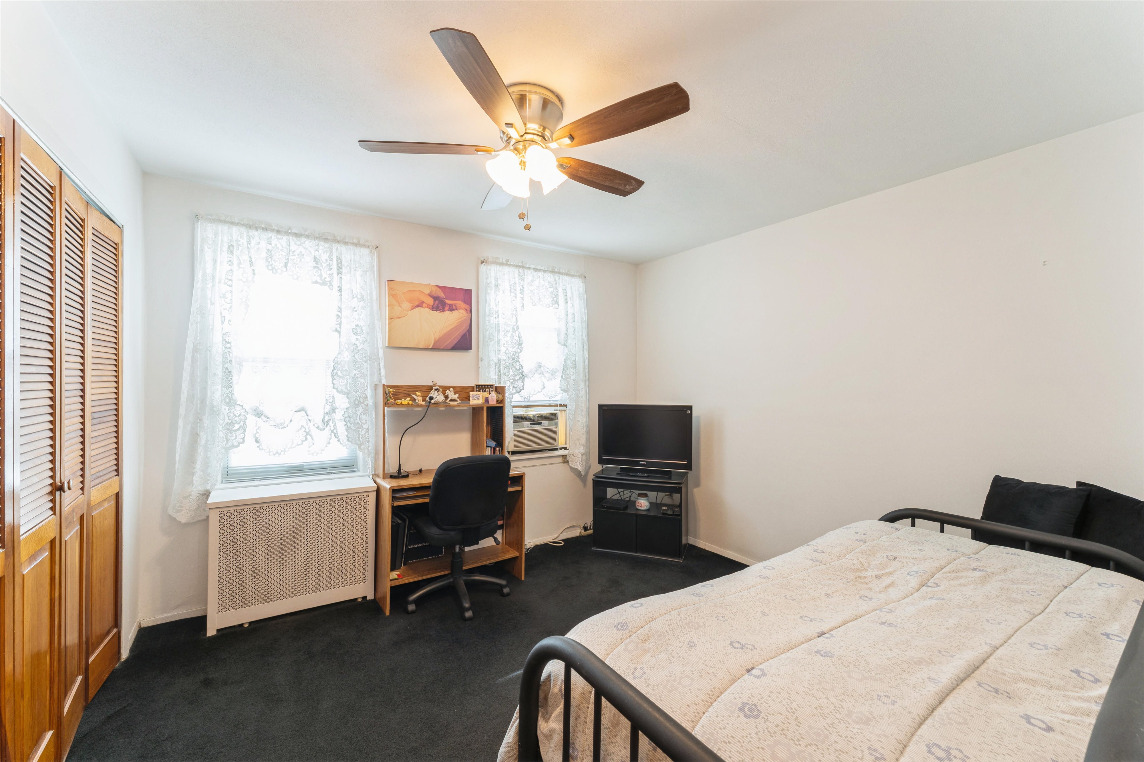 Bayside, New York, 11361, United States, 2 Bedrooms Bedrooms, ,2 BathroomsBathrooms,Residential,For Sale,1988869