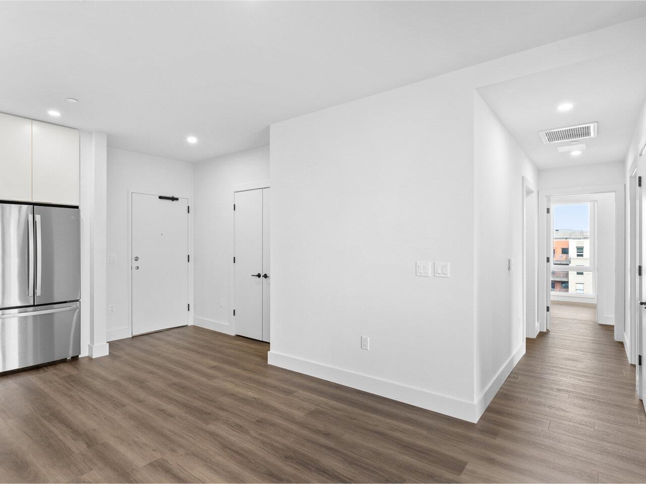 Burlington, Vermont, 05401, United States, 2 Bedrooms Bedrooms, ,1 BathroomBathrooms,Residential,For Sale,1941780