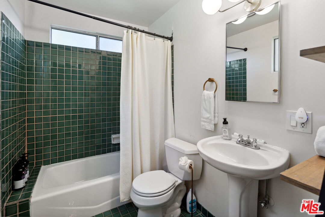 Topanga, California, 90290, United States, 4 Bedrooms Bedrooms, ,3 BathroomsBathrooms,Residential,For Sale,1795536