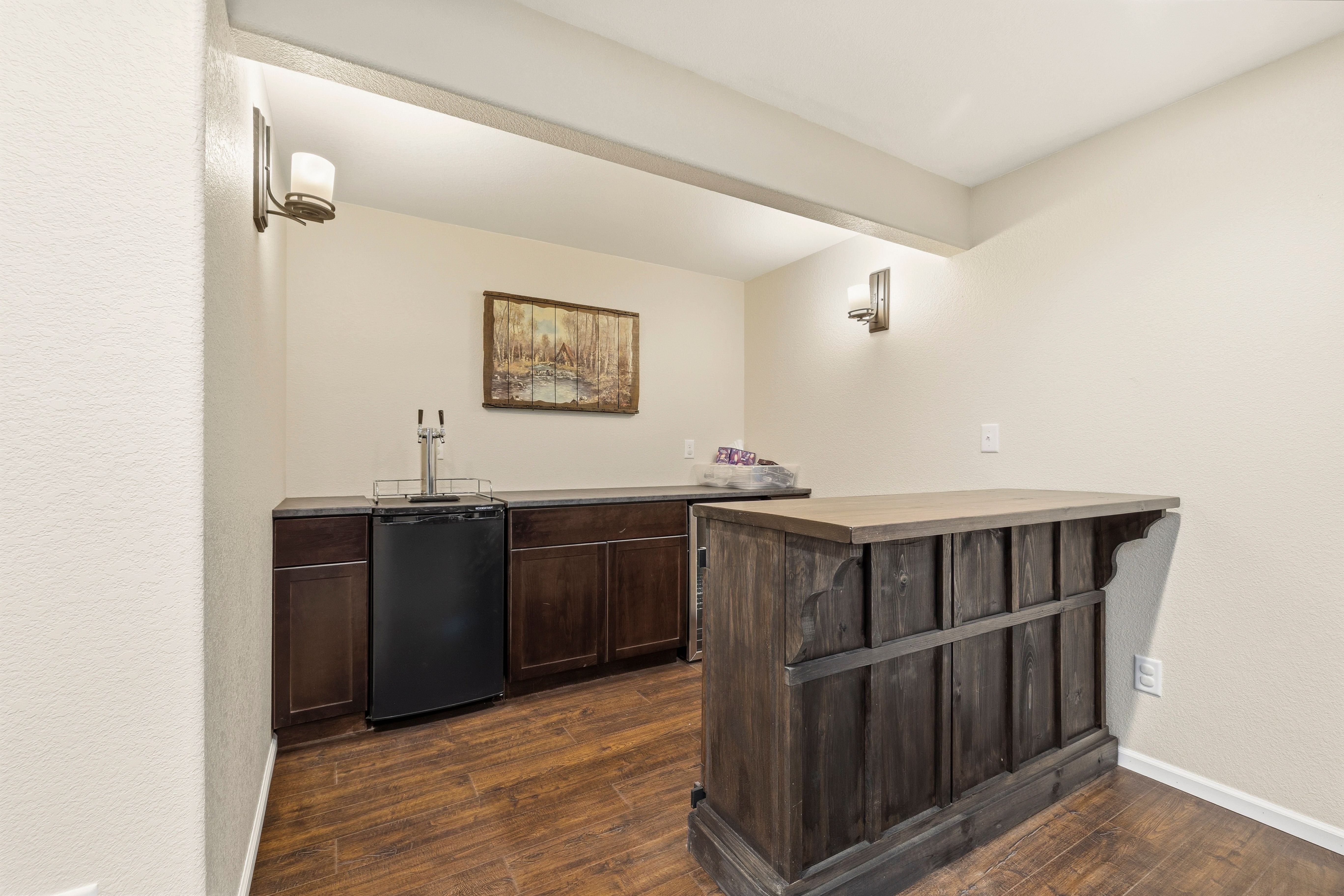  5 Bedrooms, Finished Basement, Solar Paid Off at Closing, I-25 Access - 物件實景