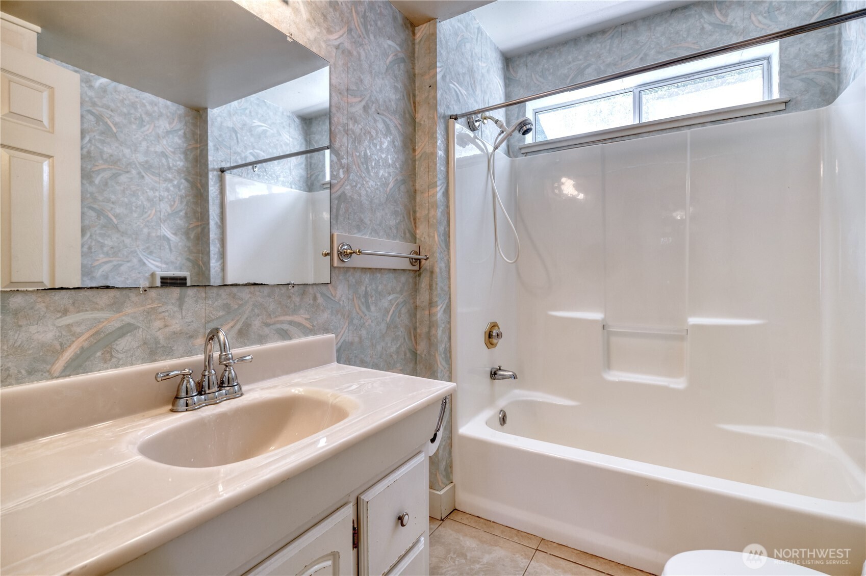 Point Roberts, Washington, 98281, United States, 3 Bedrooms Bedrooms, ,2 BathroomsBathrooms,Residential,For Sale,1913375