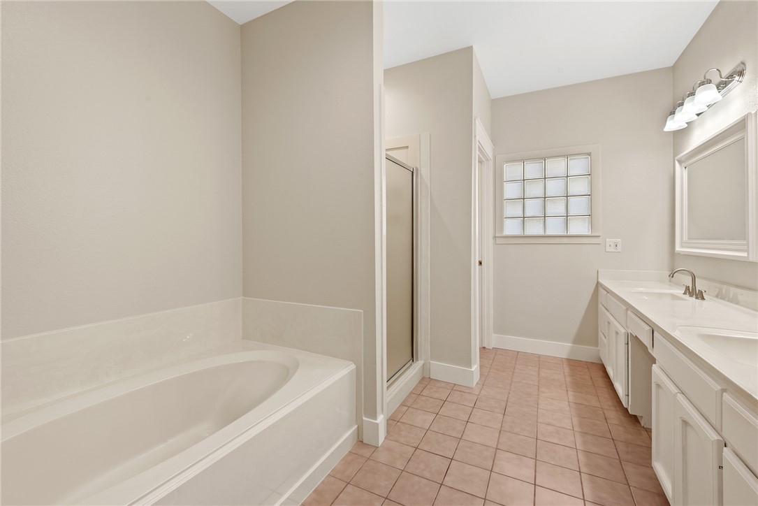 Franklin, Texas, 77856, United States, 4 Bedrooms Bedrooms, ,3 BathroomsBathrooms,Residential,For Sale,2005456