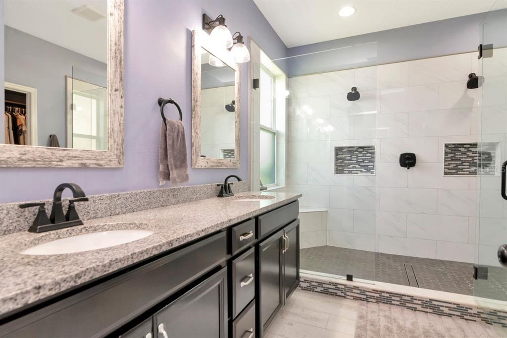 Bradenton, Florida, 34212, United States, 4 Bedrooms Bedrooms, ,4 BathroomsBathrooms,Residential,For Sale,1908693