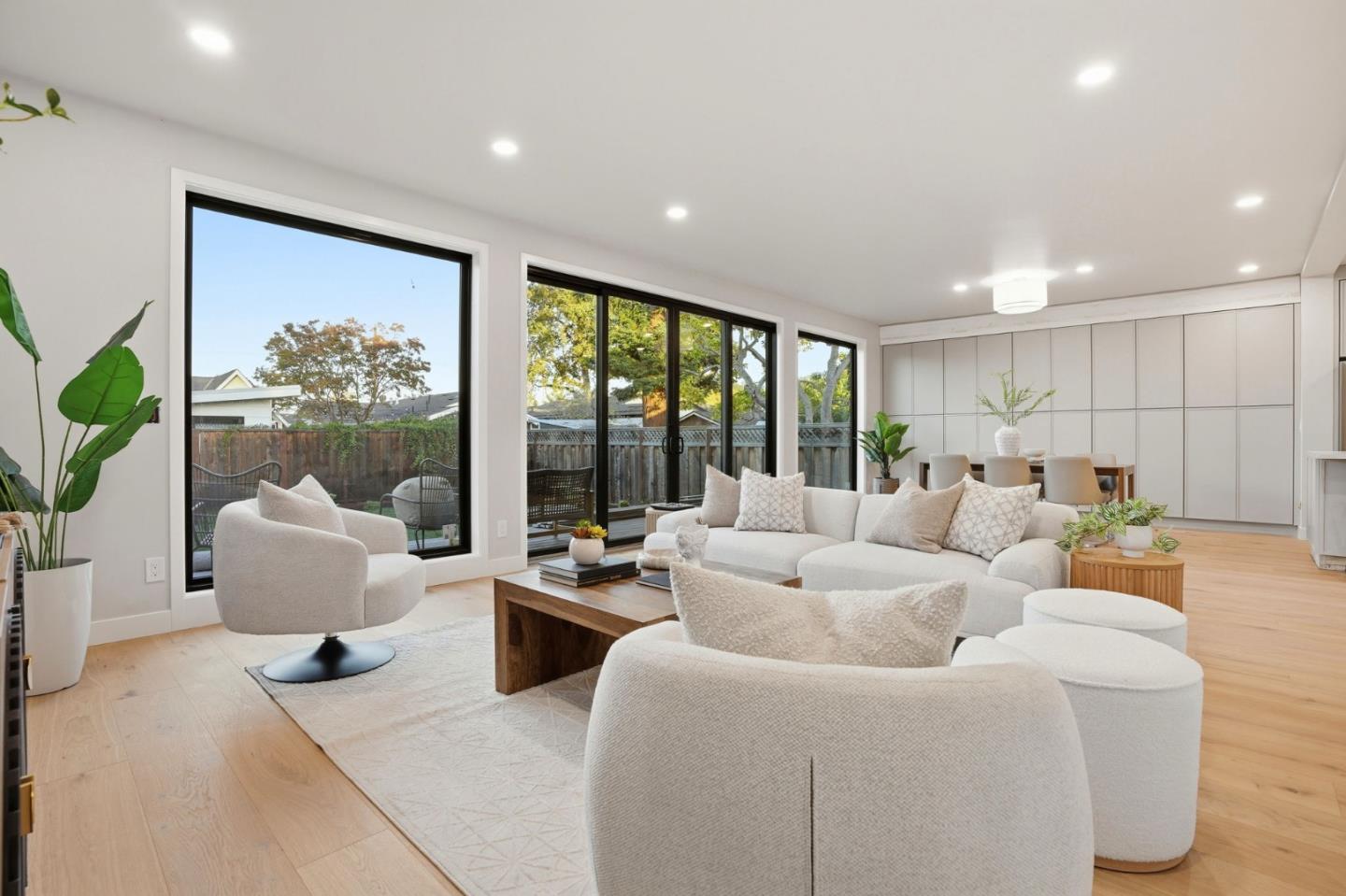 San Carlos, California, 94070, United States, 4 Bedrooms Bedrooms, ,4 BathroomsBathrooms,Residential,For Sale,1989305