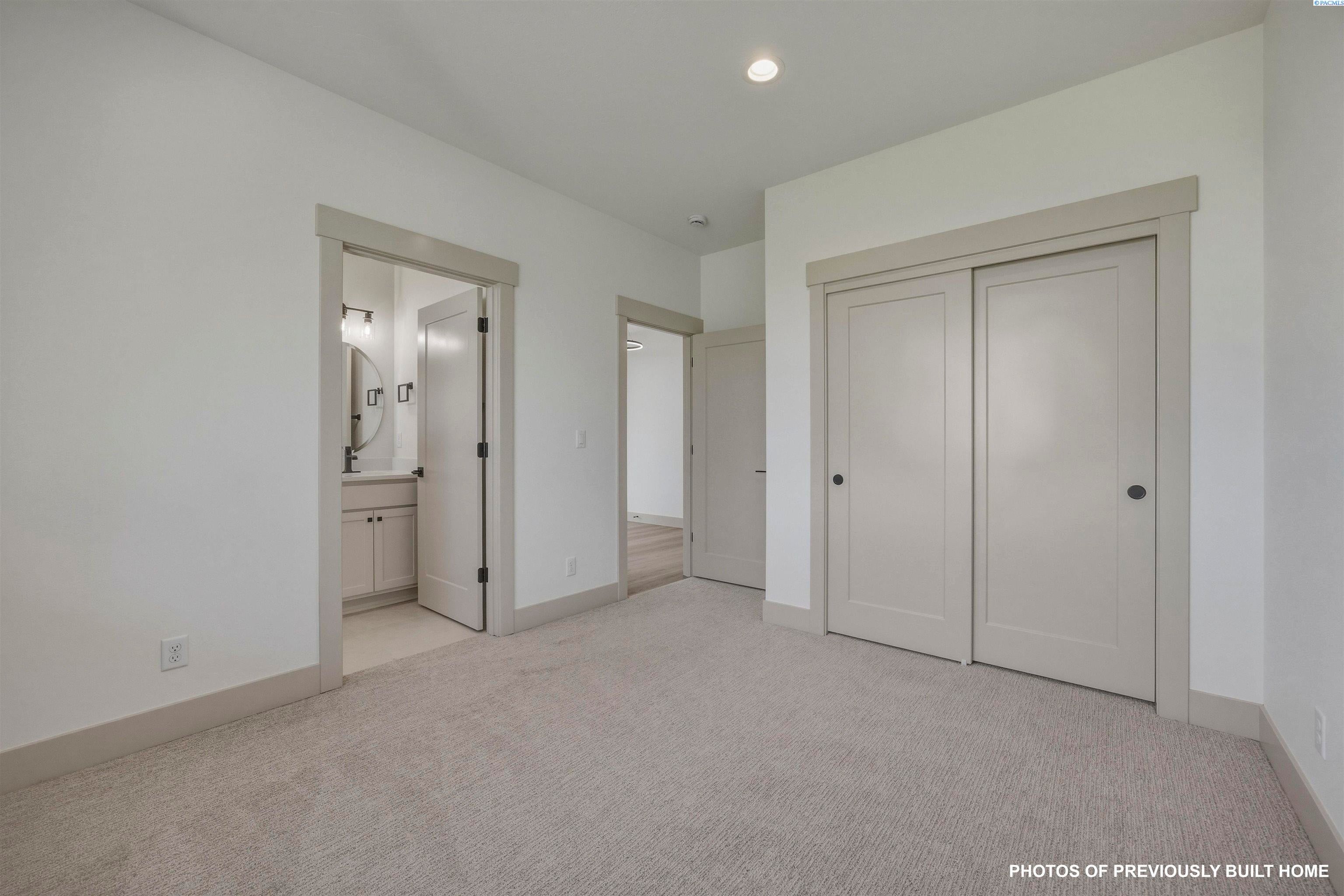 Richland, Washington, 99352, United States, 4 Bedrooms Bedrooms, ,3 BathroomsBathrooms,Residential,For Sale,2048116