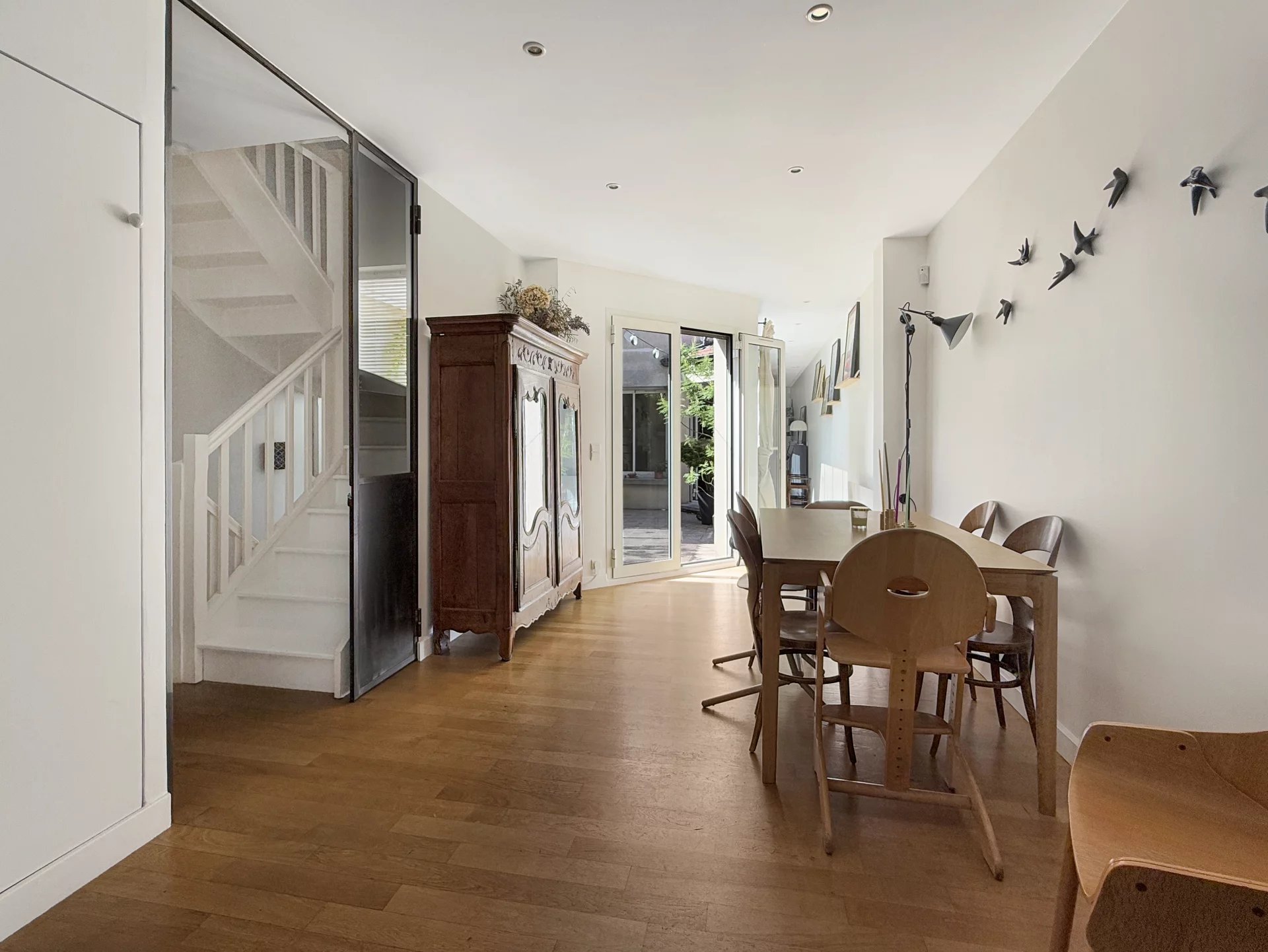Suresnes, Île-de-France, 92150, FR, 4 Bedrooms Bedrooms, ,4 BathroomsBathrooms,Residential,For Sale,1934401