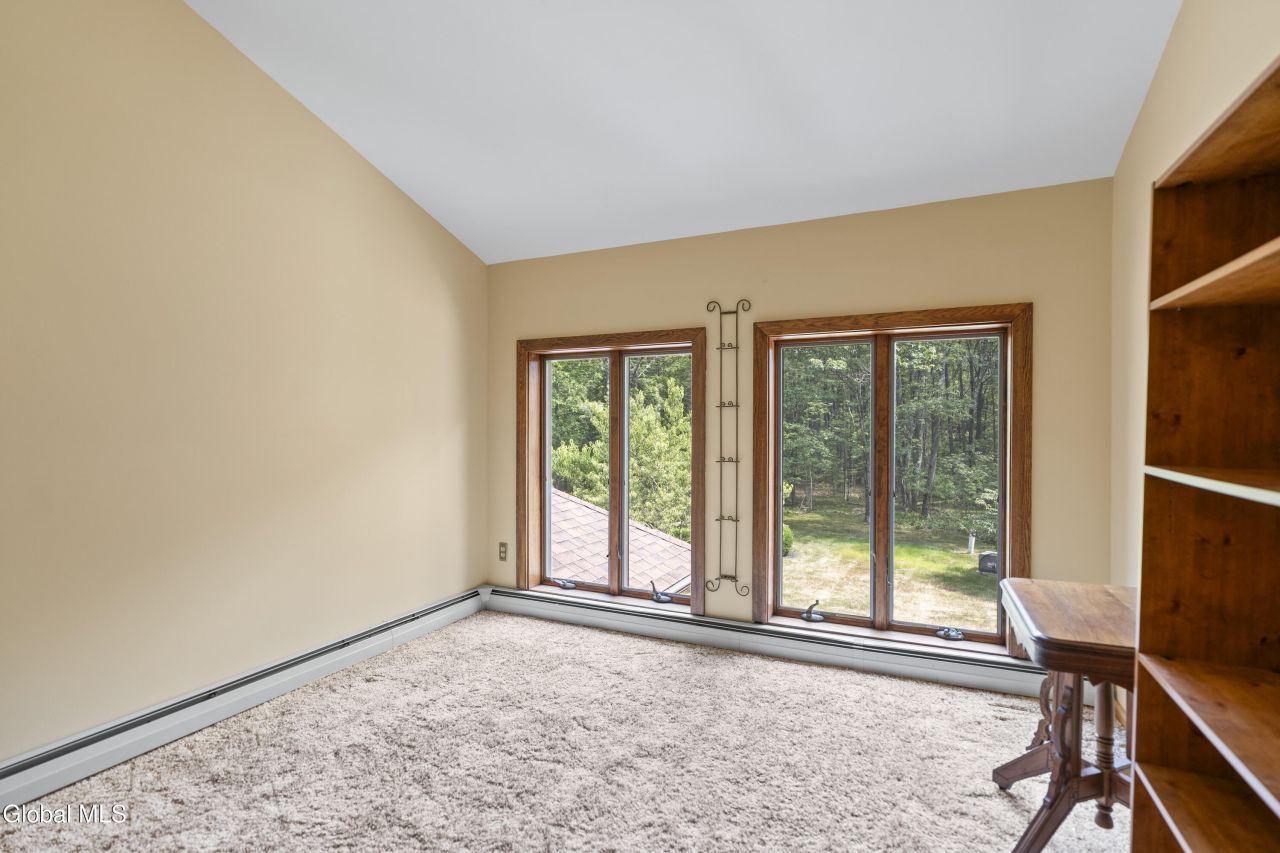 Coeymans Hollow, New York, 12046, United States, 4 Bedrooms Bedrooms, ,3 BathroomsBathrooms,Residential,For Sale,1907699